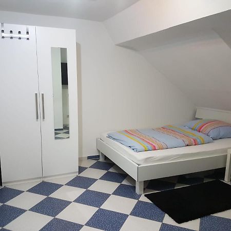 Ruhige Gemuetliche Ferienwohnung In Karlsruhe Daxlanden Fuer Monteure, Pendler, Geschaefsreisen, Wochenendreisen Εξωτερικό φωτογραφία