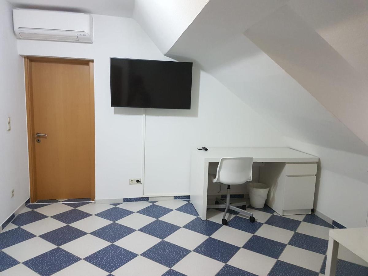 Ruhige Gemuetliche Ferienwohnung In Karlsruhe Daxlanden Fuer Monteure, Pendler, Geschaefsreisen, Wochenendreisen Εξωτερικό φωτογραφία