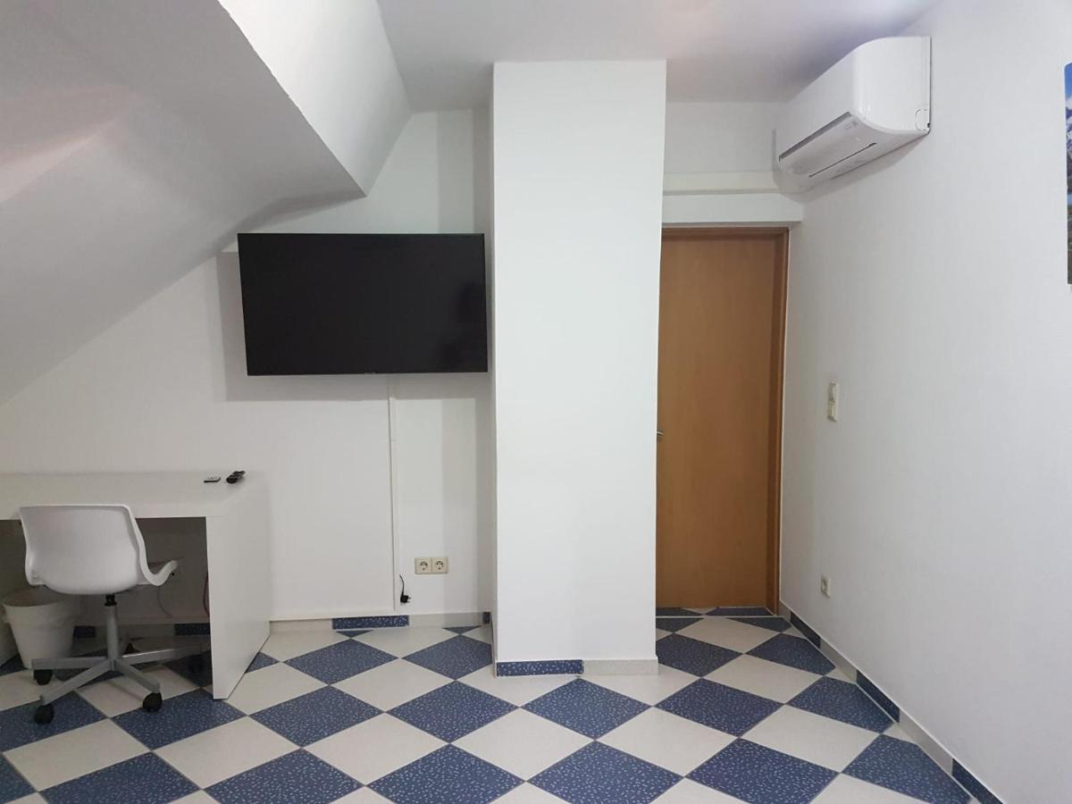 Ruhige Gemuetliche Ferienwohnung In Karlsruhe Daxlanden Fuer Monteure, Pendler, Geschaefsreisen, Wochenendreisen Εξωτερικό φωτογραφία